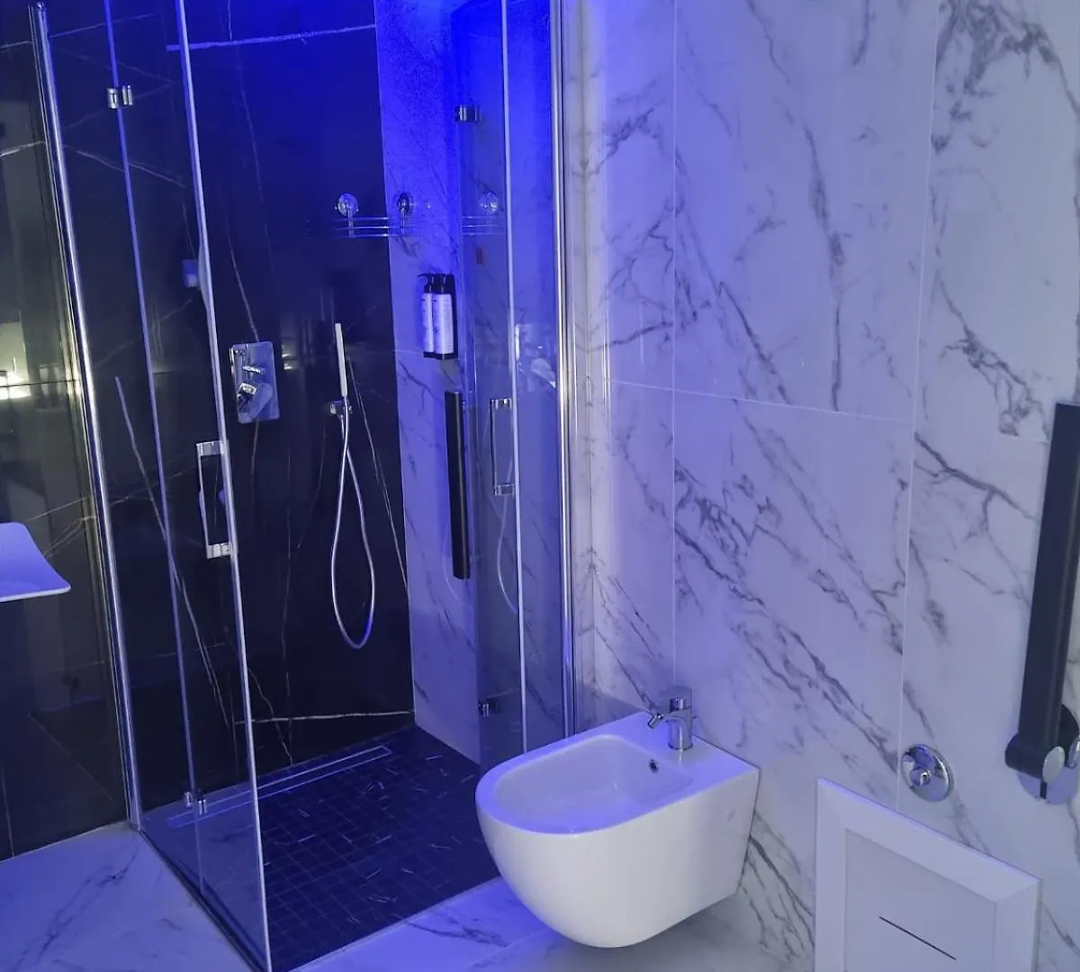 Lci Deluxe Rooms San Cataldo  Bed & Breakfast San Cataldo (Sicily)