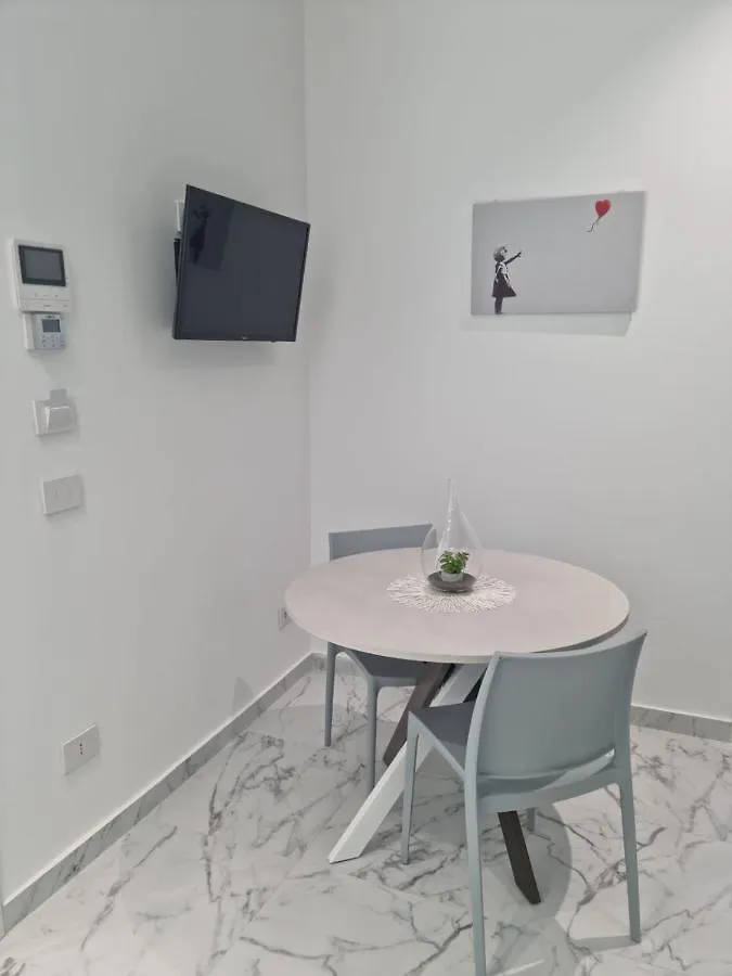 Lci Deluxe Rooms Сан-Катальдо
